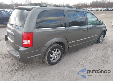 2010 Chrysler Town & Country Touring Plus z USA, uszkodzony, nr VIN 2A4RR8DX3AR320630
